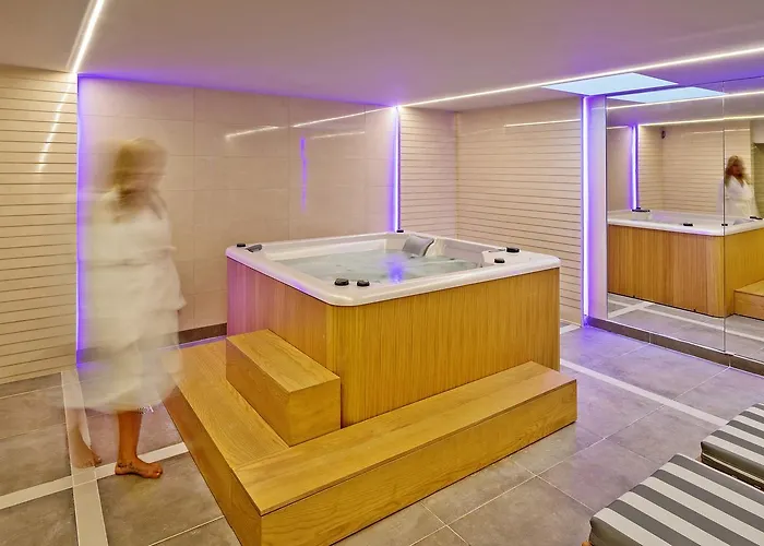 Swell Boutique Готель 4*