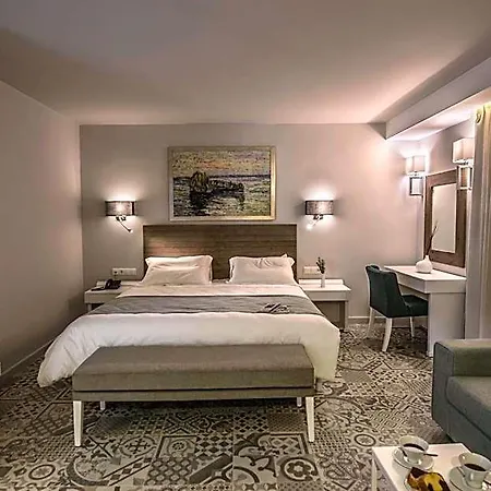 Swell Boutique Hotel 4*
