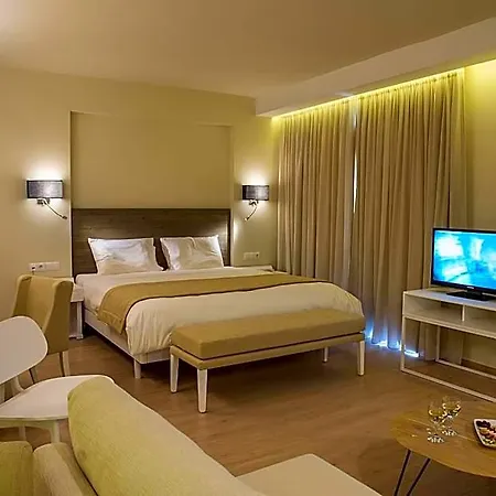 Swell Boutique 4*