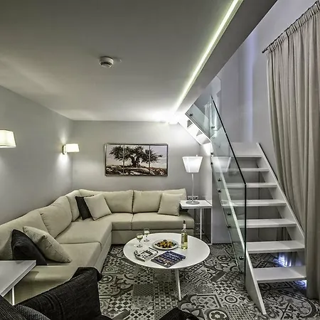 Swell Boutique 4*