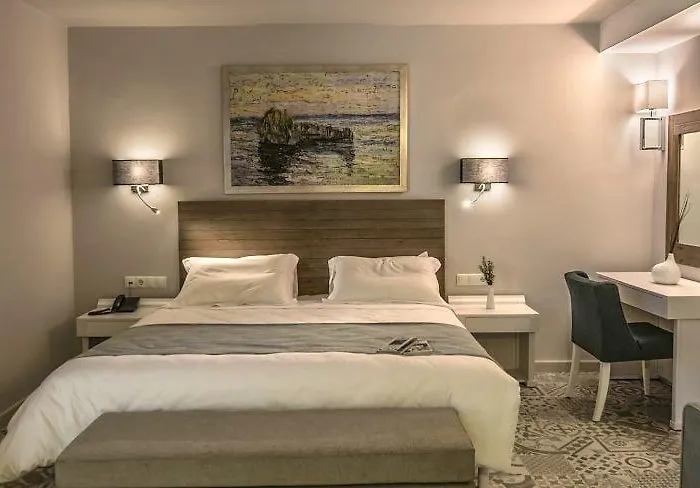 Swell Boutique Hotel 4*